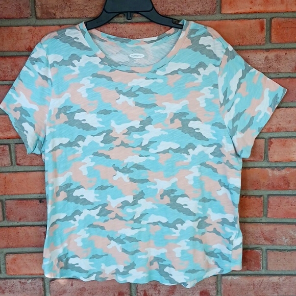 Old Navy Tops - Old Navy camo tee xl
